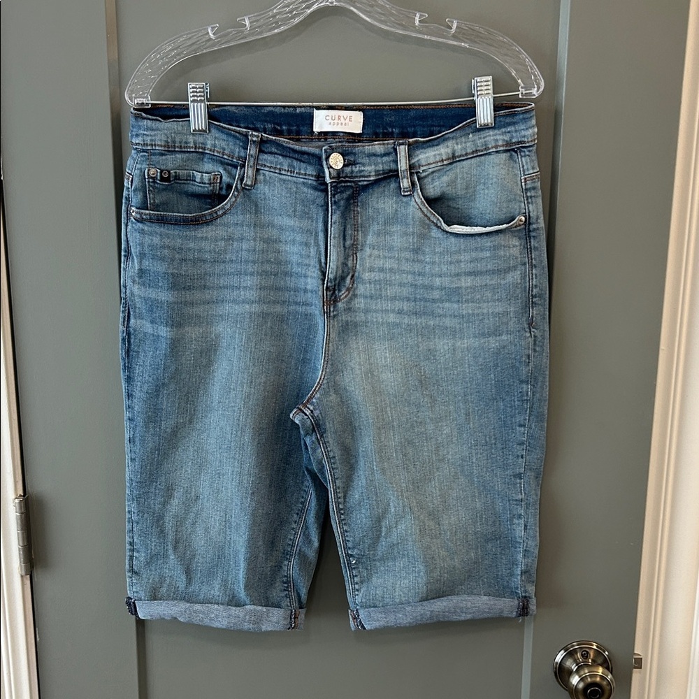 Curve Women's Blue Denim Bermuda Shorts Size 12 - Picture 1 of 4